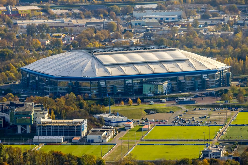 Aerial image Gelsenkirchen - Veltins Arena football stadium on place Rudi-Assauer-Platz in the district Erle in Gelsenkirchen at Ruhrgebiet in the state North Rhine-Westphalia, Germany