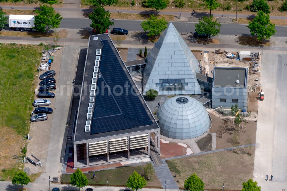 Hannover from above - Building of the event hall Eventlocation Daenischer Pavillon on the exhibition grounds in the district Bemerode in Hanover in the state Lower Saxony, Germany