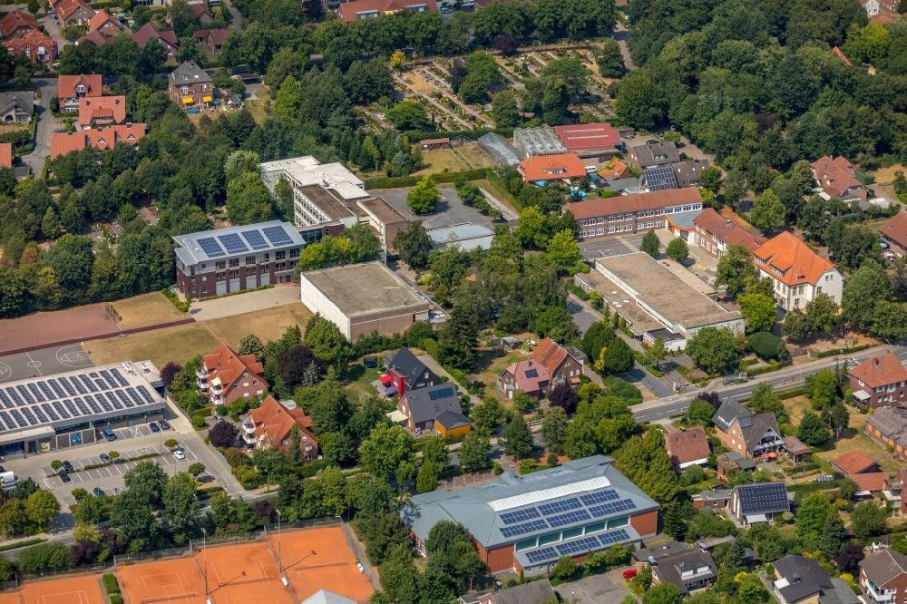 Aerial photograph Everswinkel - Building of the indoor arena Festhalle on Alverskirchener Strasse in Everswinkel in the state North Rhine-Westphalia, Germany