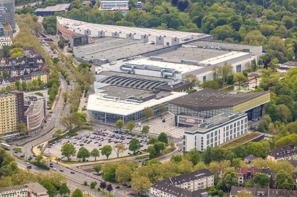 Aerial image Essen - Building of the indoor arena Grugahalle on place Messeplatz in the district Ruettenscheid in Essen at Ruhrgebiet in the state North Rhine-Westphalia, Germany