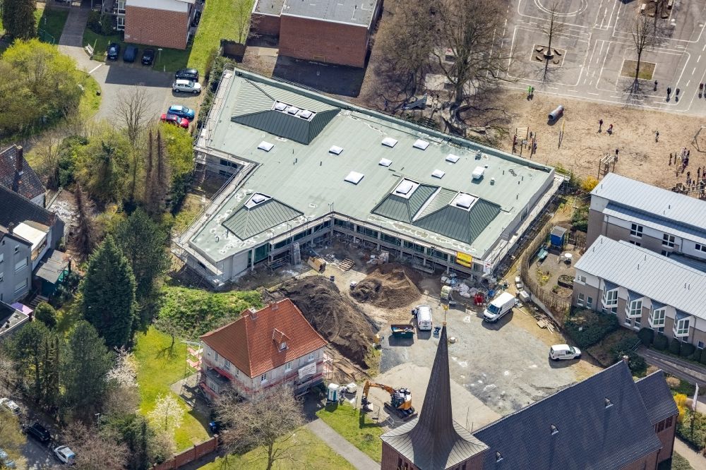 Hamm from above - Building of the indoor arena Haus der Begegnung for the community and all-day school in the district Herringen in Hamm at Ruhrgebiet in the state North Rhine-Westphalia, Germany