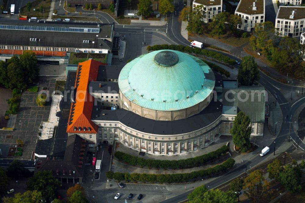Hannover from the bird's eye view: Building of the indoor arena HCC Hannover Congress Centrum on Theodor-Heuss-Platz in Hannover in the state Lower Saxony, Germany