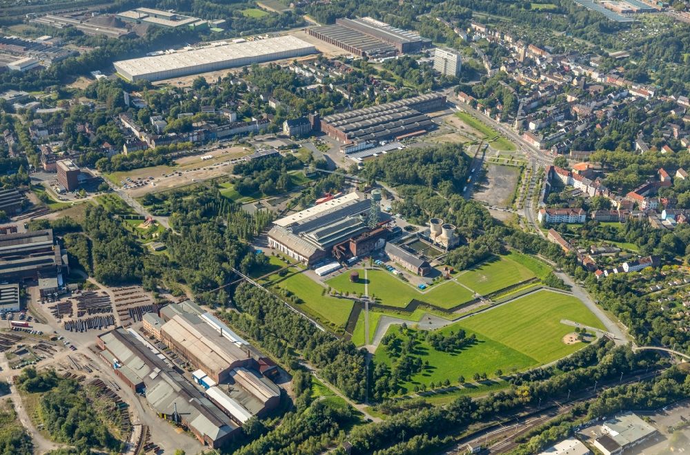 Aerial photograph Bochum - Building of the event hall of the Jahrhunderthalle Bochum in Bochum in the state of North Rhine-Westphalia. The Jahrhunderthalle is the center of the new Bochum Westpark, with which this inner-city, former industrial area for housing, culture, recreation and trade is developed