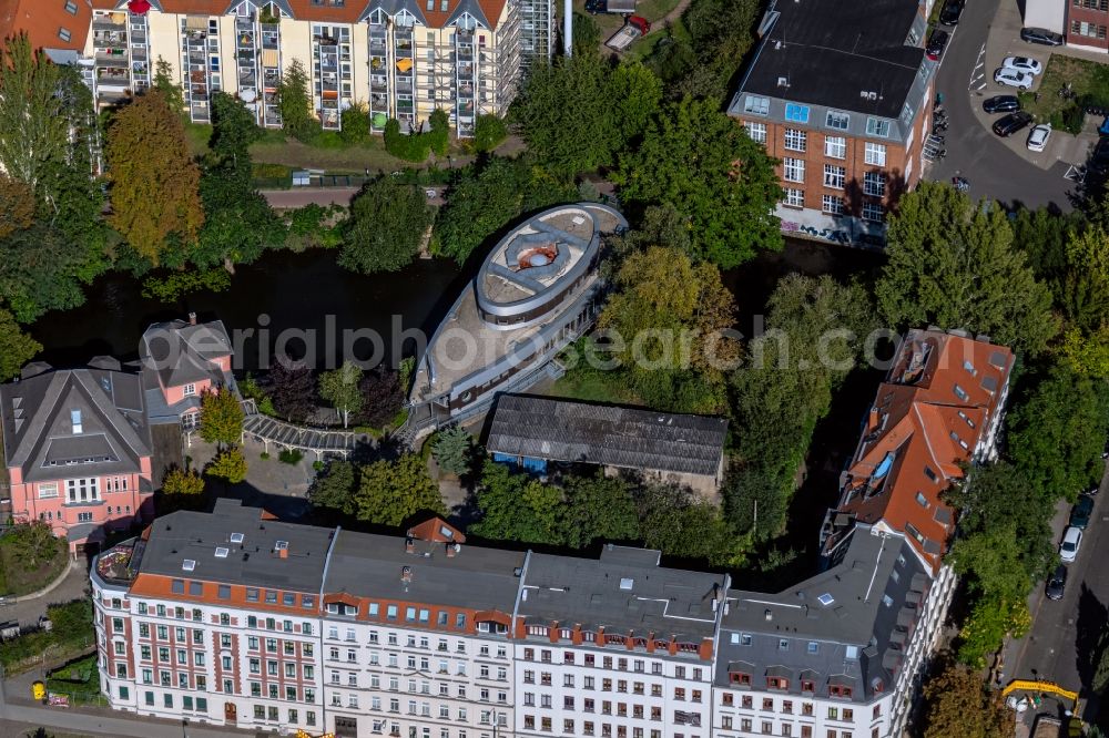 Leipzig from the bird's eye view: Building of the indoor arena Kulturhafen on Riverboat on street Erich-Zeigner-Allee in the district Plagwitz in Leipzig in the state Saxony, Germany