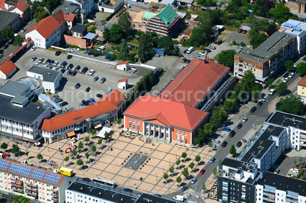 Aerial photograph Rathenow - Building of the indoor arena of Kulturzentrum Rathenow GmbH on place Maerkischer Platz in Rathenow in the state Brandenburg, Germany