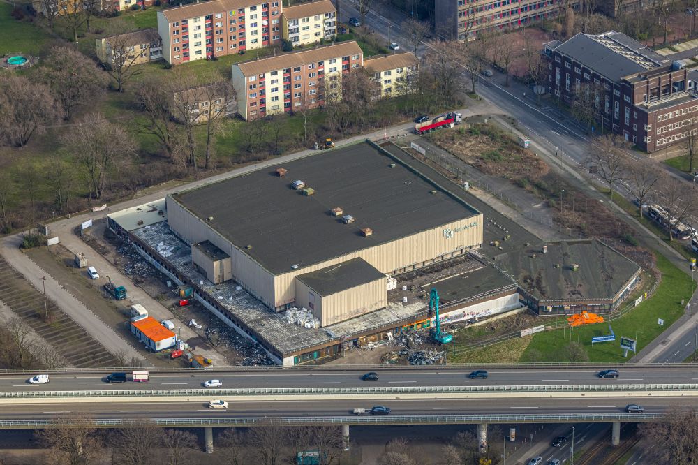 Duisburg from above - Building of the indoor arena Rhein-Ruhr-Halle on street Walther-Rathenau-Strasse in the district Obermarxloh in Duisburg at Ruhrgebiet in the state North Rhine-Westphalia, Germany