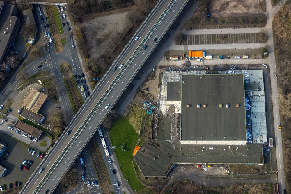 Aerial image Duisburg - Building of the indoor arena Rhein-Ruhr-Halle on street Walther-Rathenau-Strasse in the district Obermarxloh in Duisburg at Ruhrgebiet in the state North Rhine-Westphalia, Germany
