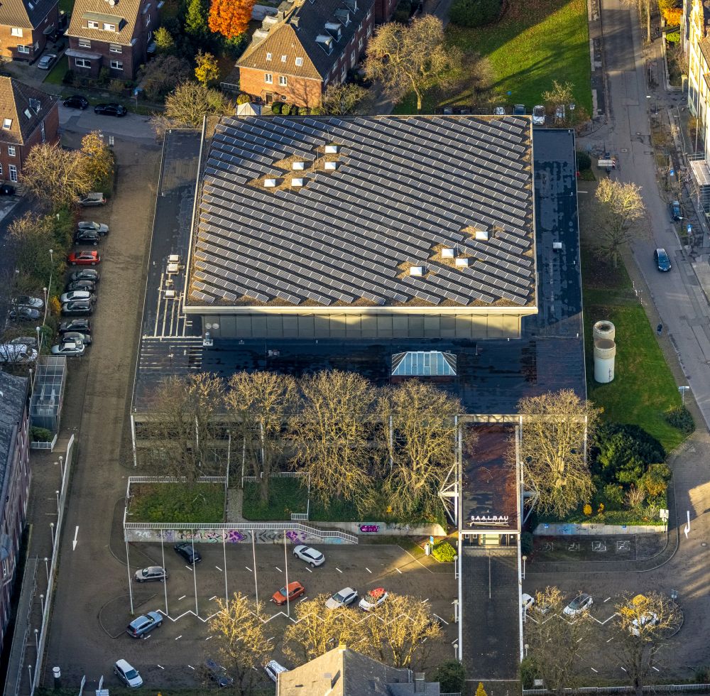 Aerial image Bottrop - Building the indoor arena Saalbau with renovation work on a building in Bottrop at Ruhrgebiet in the state North Rhine-Westphalia