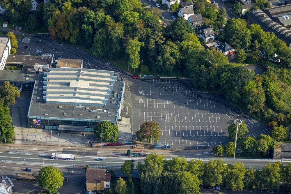 Aerial photograph Siegen - Building of the indoor arena Siegerlandhalle in the district Fischbacherberg in Siegen on Siegerland in the state North Rhine-Westphalia, Germany