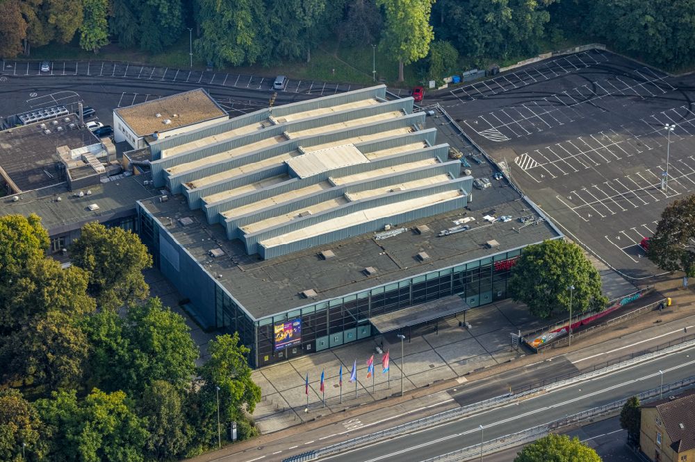 Siegen from above - Building of the indoor arena Siegerlandhalle in the district Fischbacherberg in Siegen on Siegerland in the state North Rhine-Westphalia, Germany