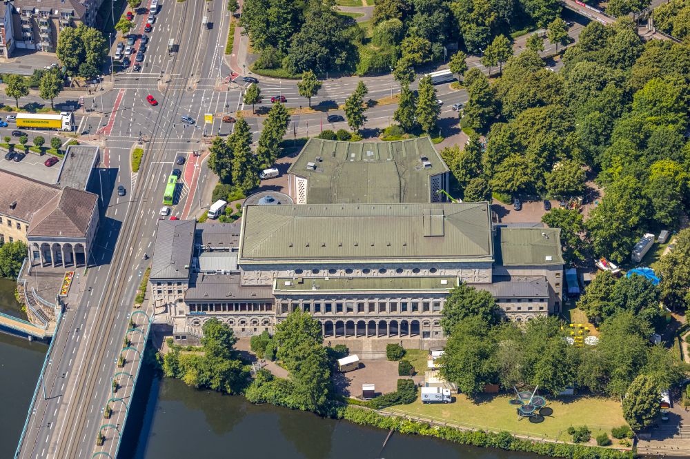 Aerial image Mülheim an der Ruhr - Building of the indoor arena Stadthalle Muelheim on Theodor-Heuss-Platz in Muelheim on the Ruhr in the state North Rhine-Westphalia, Germany