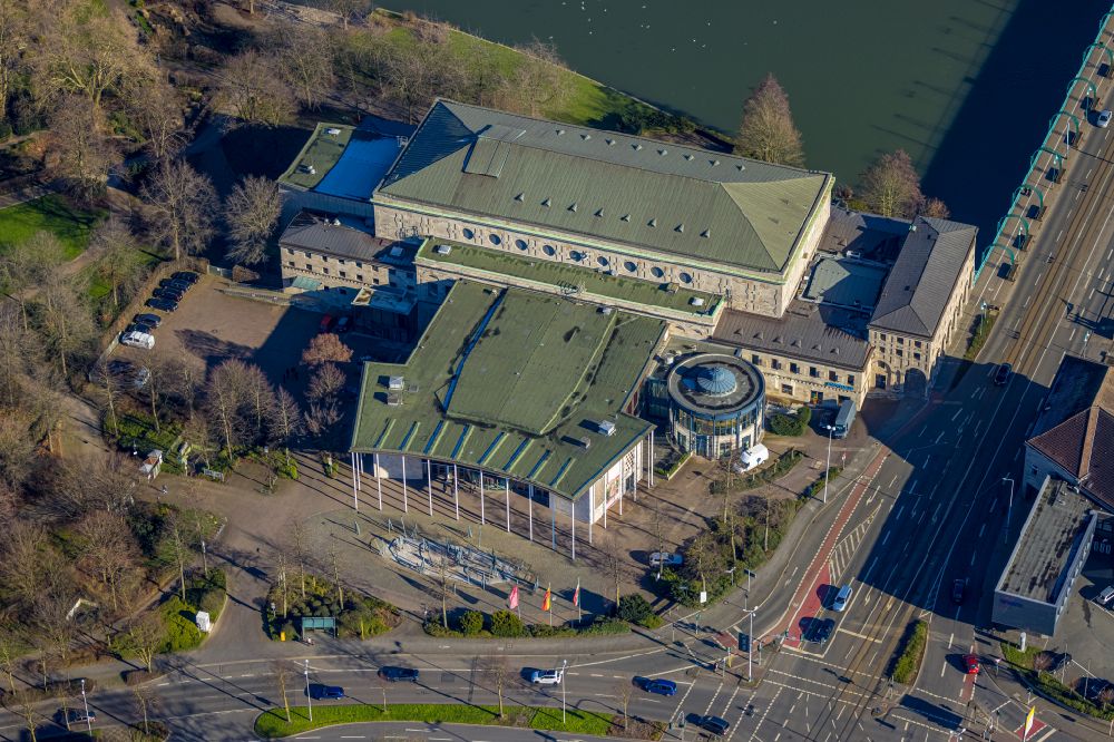 Aerial image Mülheim an der Ruhr - Building of the indoor arena Stadthalle Muelheim on Theodor-Heuss-Platz in Muelheim on the Ruhr in the state North Rhine-Westphalia, Germany