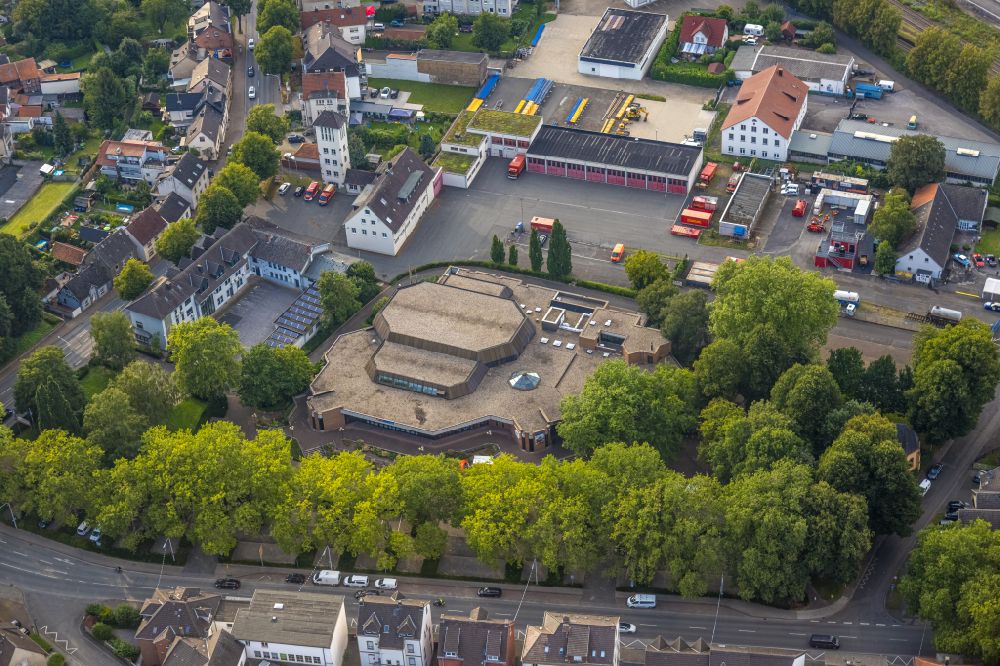 Aerial photograph Werl - Event hall town hall in Werl in the federal state of North Rhine-Westphalia, Germany