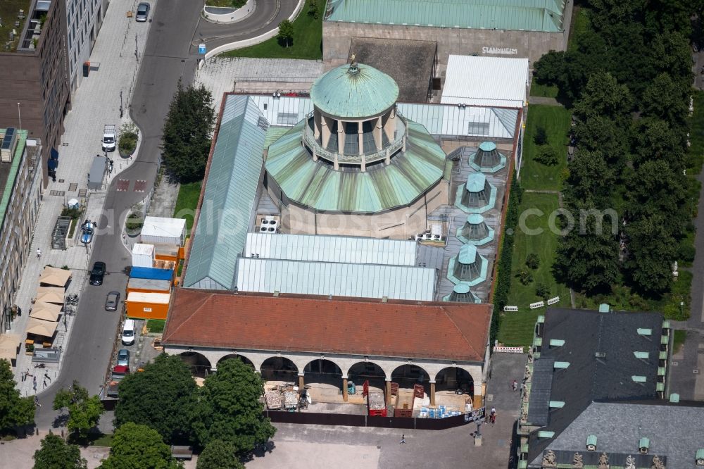 Aerial photograph Stuttgart - Building of the indoor arena Wuerttembergischer Kunstverein in the district Oberer Schlossgarten in Stuttgart in the state Baden-Wuerttemberg, Germany