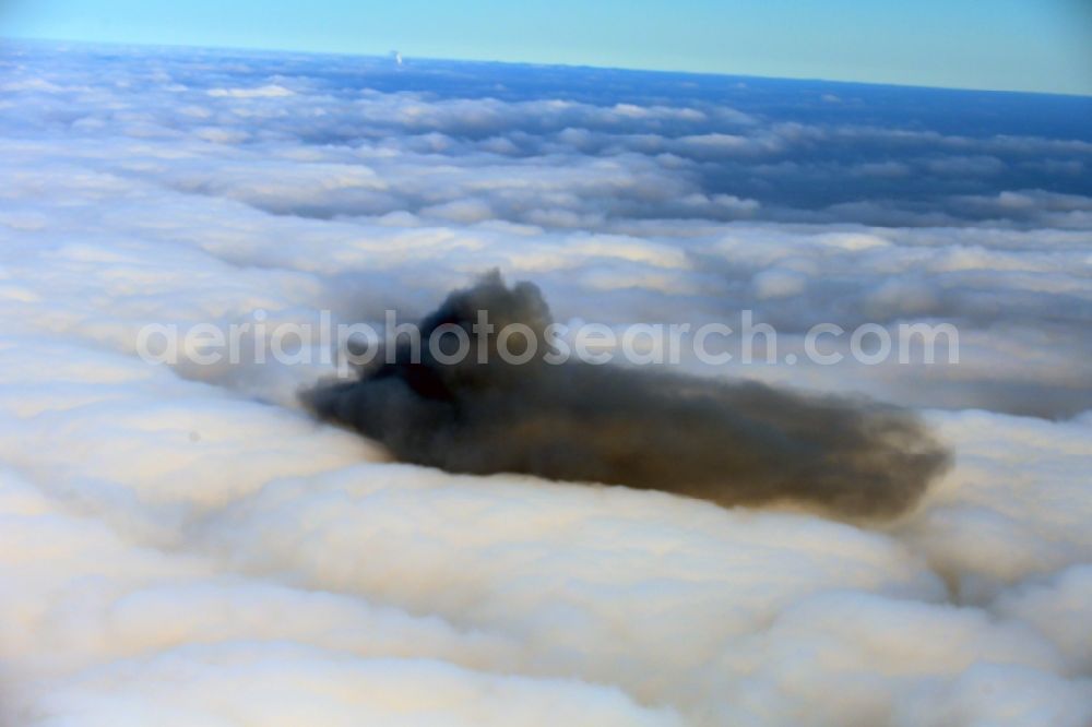 Aerial photograph Riesa - Weather situation with cloud formation and black combustion residues in a closed covering layer of high fog over Riesa in the state Saxony, Germany
