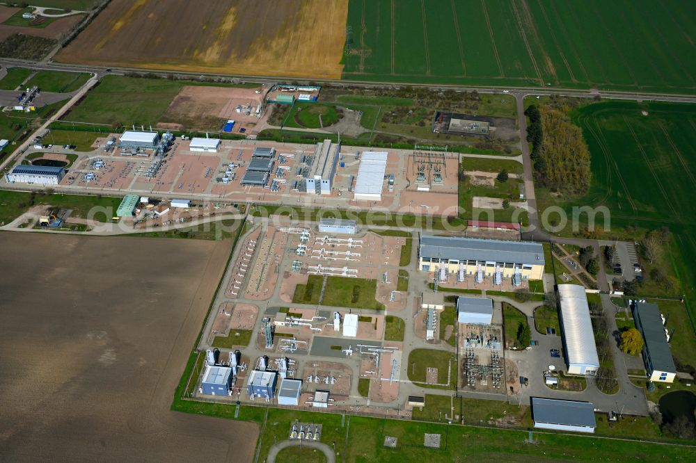 Peißen from the bird's eye view: Compressor stadium and pumping station for natural gas in the underground gas storage facility Katharina on the street Gronaer Weg in Peissen in the state Saxony-Anhalt, Germany