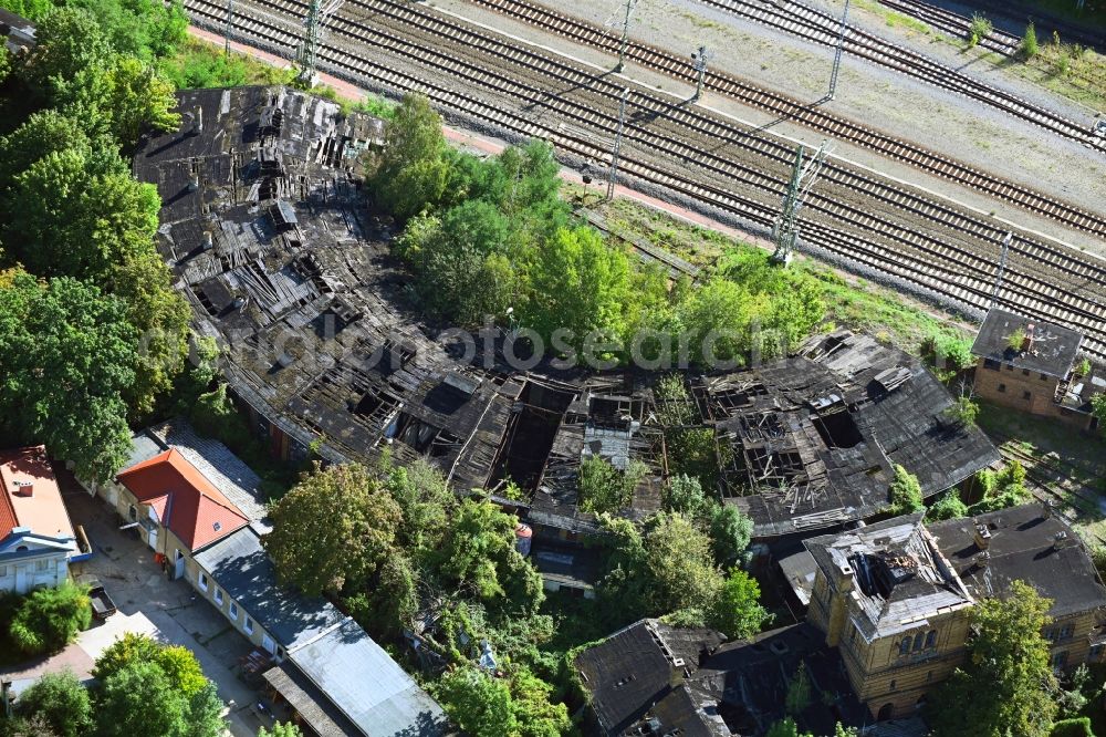 Aerial photograph Dessau - Decaying tracks at the ruins of the round shed (also locomotive shed) in Dessau in the state Saxony-Anhalt, Germany