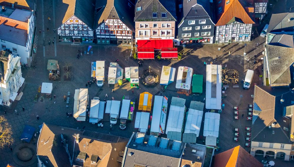 Aerial photograph Unna - Sales and snack stands and trade stalls on the market square in Unna in the Ruhr area in the state North Rhine-Westphalia, Germany