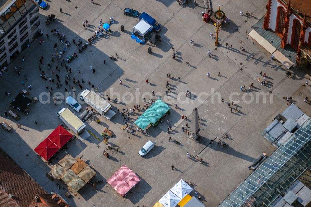 Würzburg from the bird's eye view: Sale and food stands and trade stalls in the market place on Marktplatz in the district Altstadt in Wuerzburg in the state Bavaria, Germany
