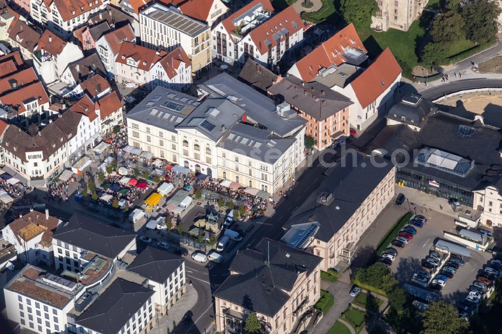 Aerial image Sigmaringen - Sale and food stands and trade stalls in the market place on weekly market on Leopoldplatz in Sigmaringen in the state Baden-Wurttemberg, Germany