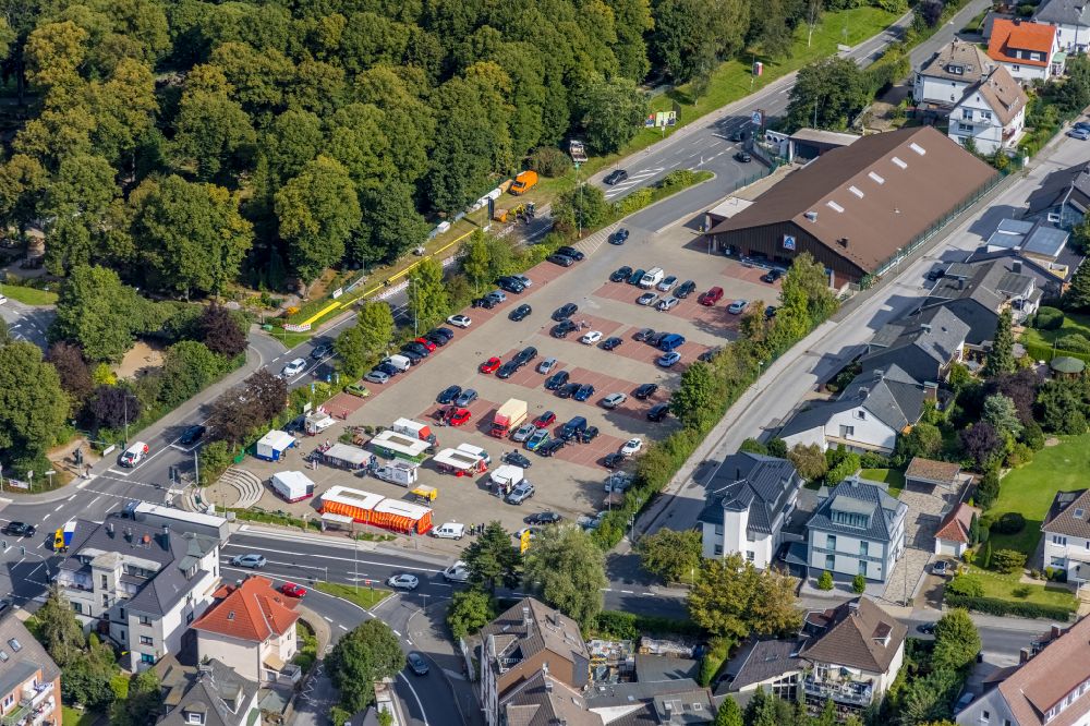 Ennepetal from above - Sales stands and visitors of the flea market and flea market on Flurstrasse in Ennepetal in the Ruhr area in the state of North Rhine-Westphalia, Germany