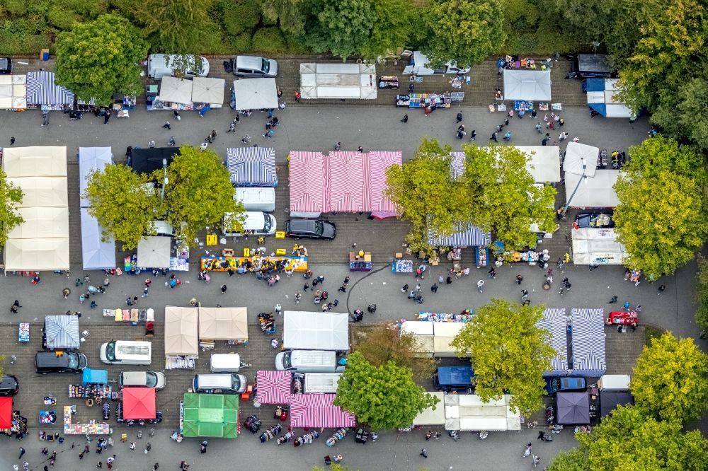 Dortmund from above - Stalls and visitors to the flea market on Emil-Figge-Strasse in the district Hombruch in Dortmund in the state North Rhine-Westphalia