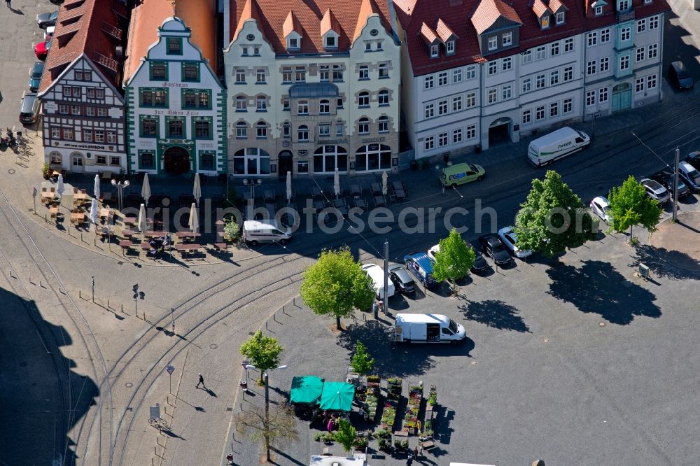 Aerial image Erfurt - Sale stands and trade stalls in the market place on Domplatz in the district Altstadt in Erfurt in the state Thuringia, Germany