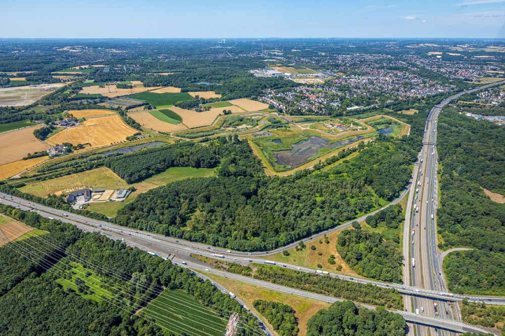 Aerial image Ickern - Traffic routing and roadways of the road routing at the interchange of the BAB A2 and A45 of the Autobahnkreuz Dortmund-Nordwest in Ickern in the state of North Rhine-Westphalia, Germany