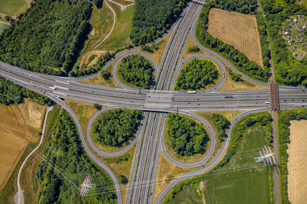 Aerial image Dortmund - Traffic flow at the intersection- motorway A 45 Dortmund-Hafen in the district Rahm in Dortmund in the state North Rhine-Westphalia, Germany