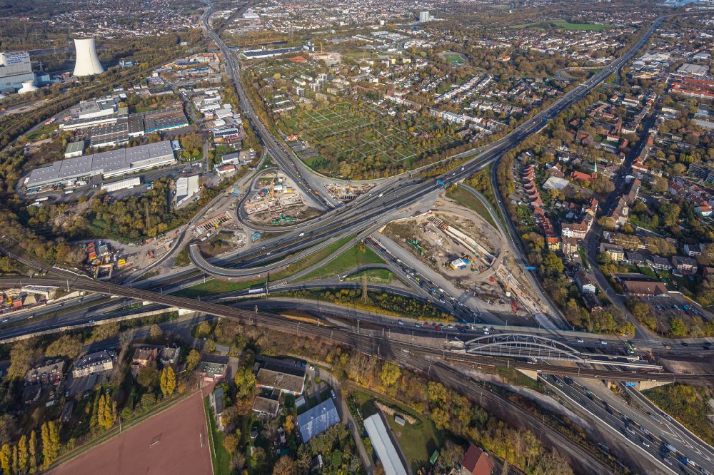 Aerial photograph Herne - Traffic flow at the intersection- motorway A 42 - A43 of Emscherschnellweg in Herne in the state North Rhine-Westphalia