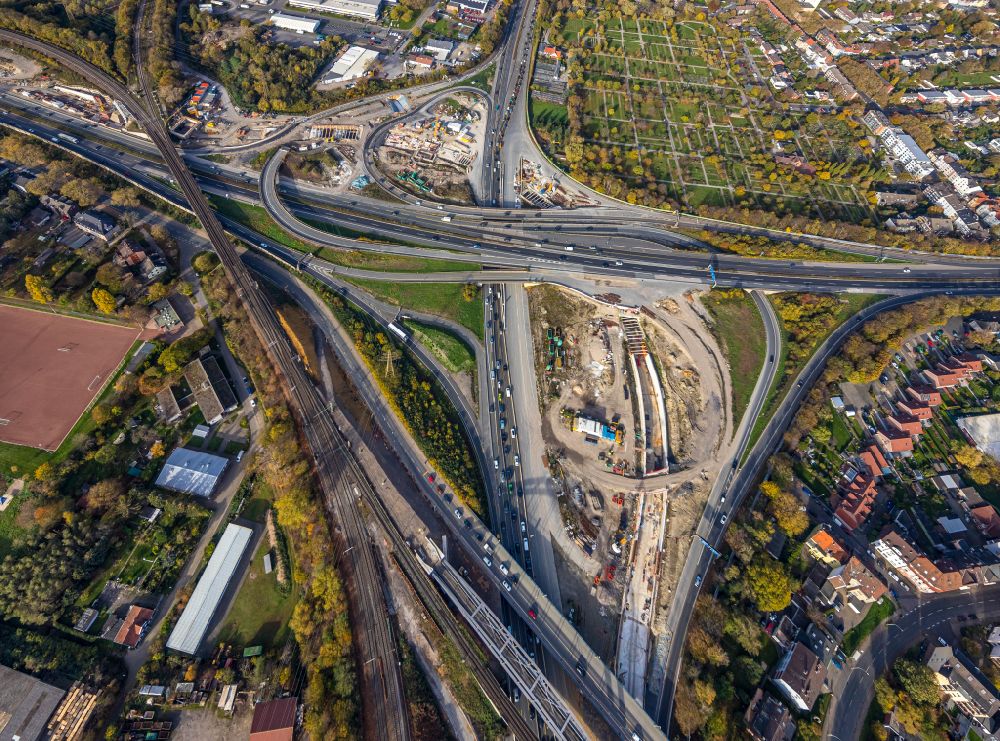 Herne from above - Traffic flow at the intersection- motorway A 42 - A43 of Emscherschnellweg in Herne in the state North Rhine-Westphalia