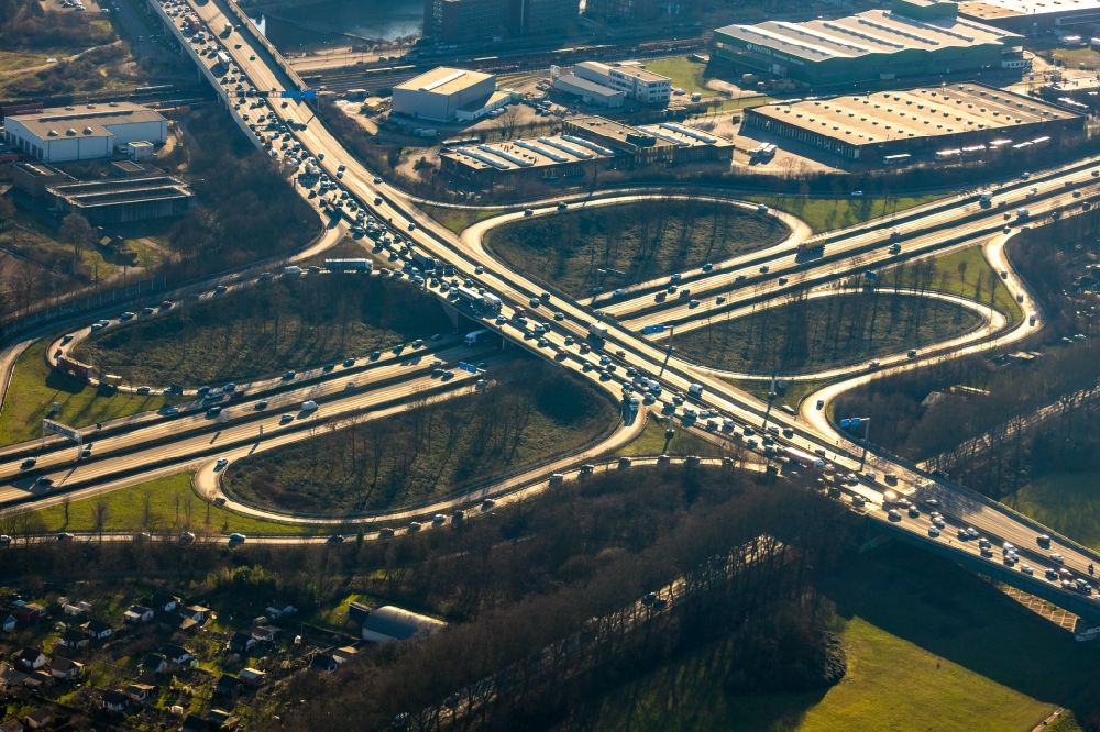 Duisburg from above - Traffic flow at the intersection- motorway A 40 A59 in the district Duisburg Mitte in Duisburg in the state North Rhine-Westphalia, Germany