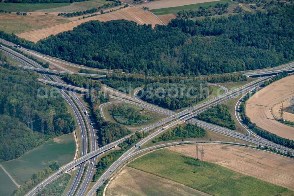 Aerial image Singen (Hohentwiel) - Traffic flow at the intersection- motorway A 81 / A98 Singen in Singen (Hohentwiel) in the state Baden-Wurttemberg, Germany