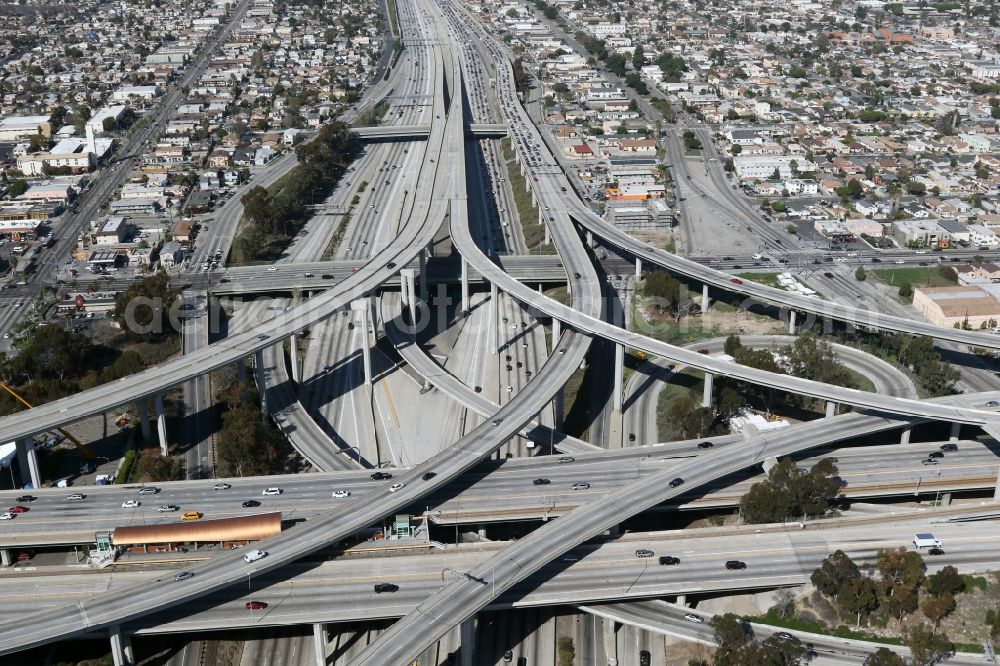 Aerial photograph Los Angeles - Traffic flow at the intersection- motorway Harbor Gateway North in Los Angeles in California, United States of America