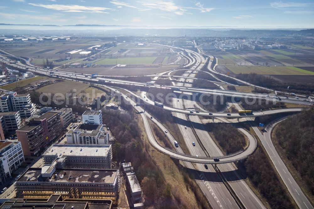 Aerial photograph Stuttgart - Traffic guidance and lanes of the road guidance at the interchange of the BAB8 - BAB27 in the district Fasanenhof in Stuttgart with a view towards Echterdingen in in the state Baden-Wurttemberg, Germany
