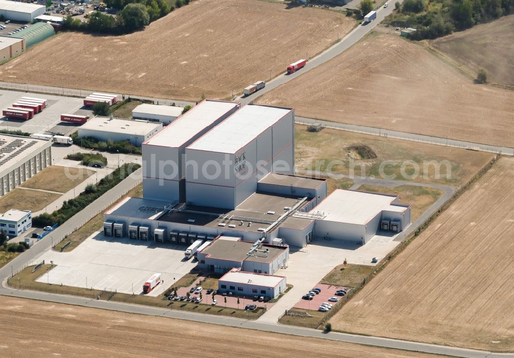 Landsberg from above - Building complex and distribution center on the site of Back Shop Tiefkuehl GmbH on Ernst-Abbe-Strasse in Industriegebiet Star Park Halle A 14 in Landsberg in the state Saxony-Anhalt, Germany
