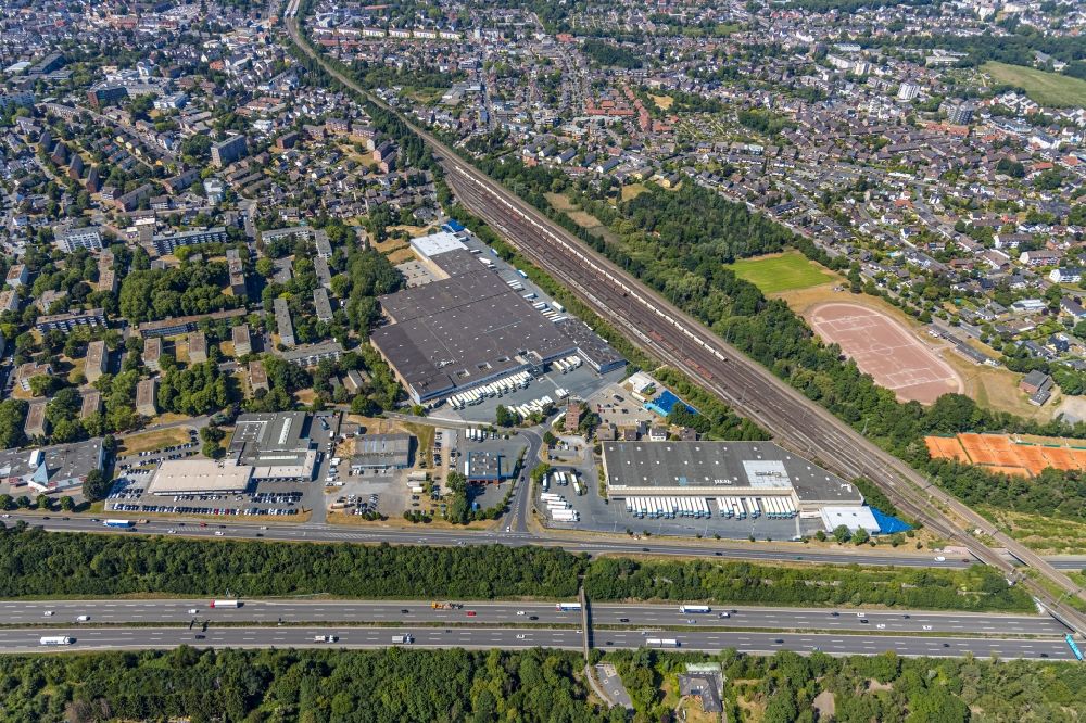 Moers from the bird's eye view: Building complex and distribution center on the site of EDEKA Handelsgesellschaft Rhein-Ruhr mbH on Chemnitzer Strasse in the district Asberg in Moers in the state North Rhine-Westphalia, Germany