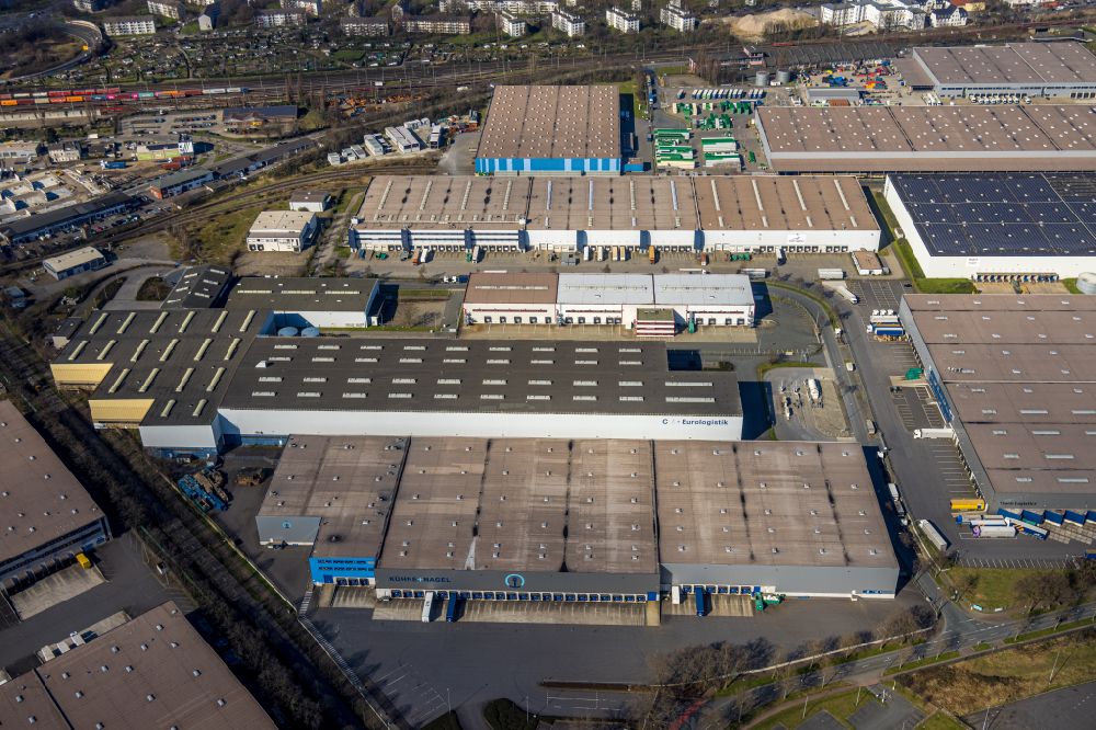 Duisburg from the bird's eye view: Building complex and distribution center on the site in the district Friemersheim in Duisburg at Ruhrgebiet in the state North Rhine-Westphalia, Germany