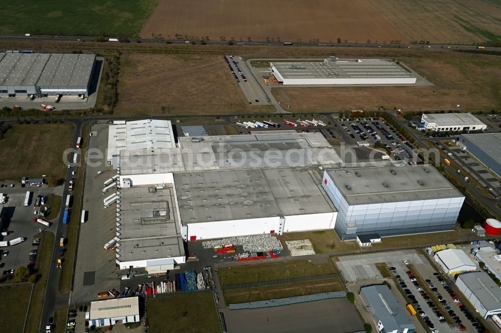 Landsberg from the bird's eye view: Building complex and distribution center on the site of Rossmann Logistik on Bitterfelof Strasse in Landsberg in the state Saxony-Anhalt, Germany
