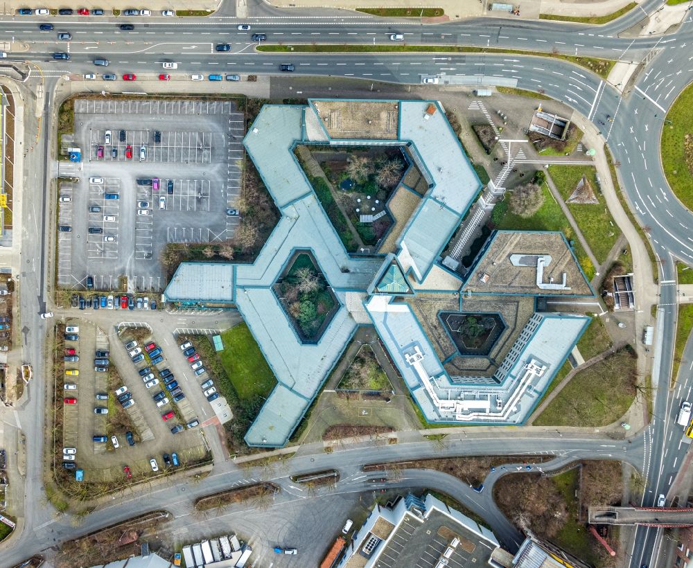 Aerial photograph Essen - Administrative buildings of state authority of the Employment Agency at the Mittel street in Essen in North Rhine-Westphalia
