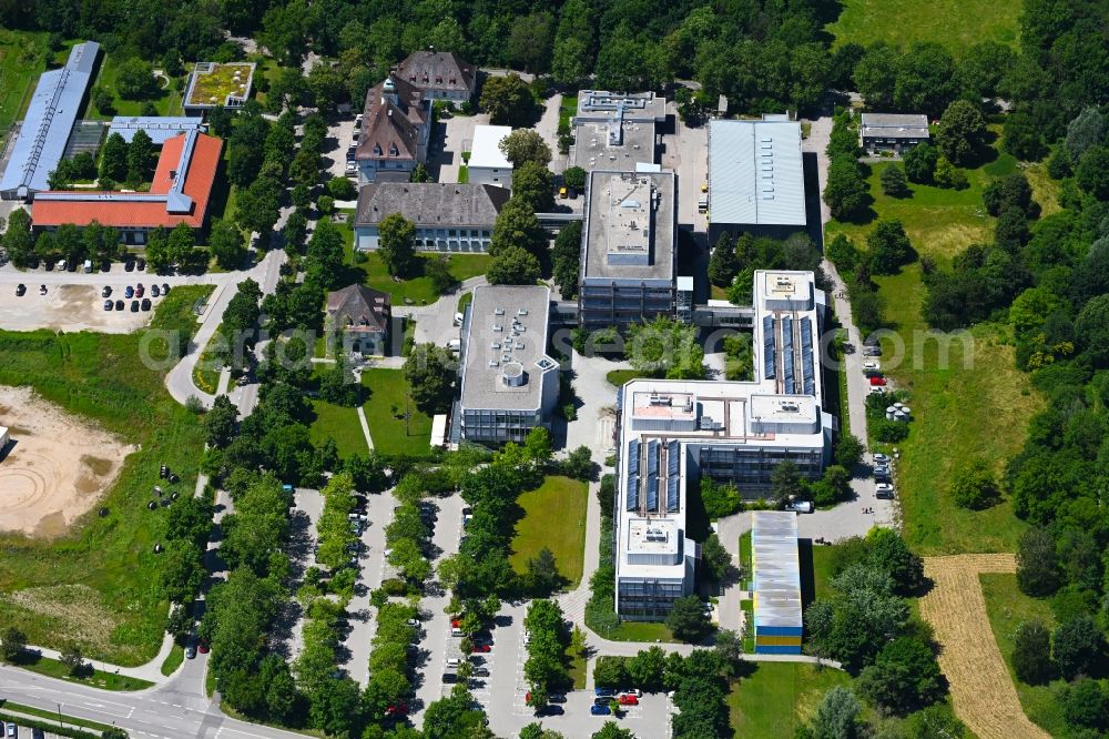 Aerial photograph Oberschleißheim - Administrative building of the State Authority Bayerisches Landesamtf. Gesundheit u. Lebensmittelsicherheit LGL in Oberschleissheim in the state Bavaria, Germany