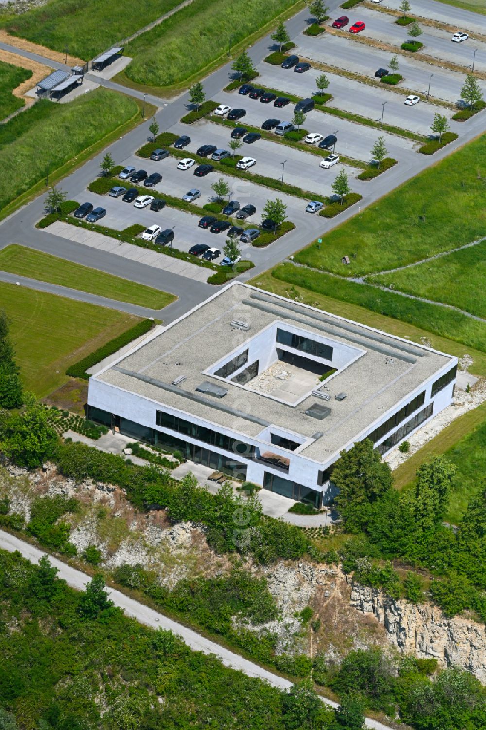 Aerial photograph Erwitte - Administration building of the concrete and building material mixing plant of the Portland cement plant Wittekind Hugo Miebach Soehne KG on Huserweg in Erwitte in the state North Rhine-Westphalia, Germany