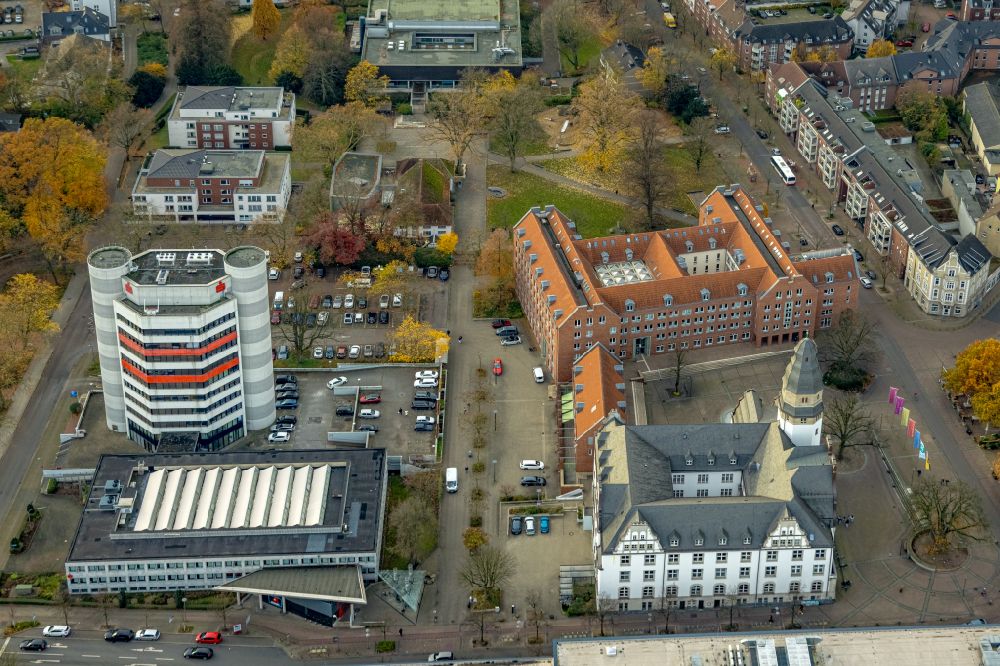 Aerial photograph Gladbeck - administrative building of the State Authority of the citizen office on Willy-Brandt-Platz - Bottroper Strasse in Gladbeck at Ruhrgebiet in the state North Rhine-Westphalia, Germany