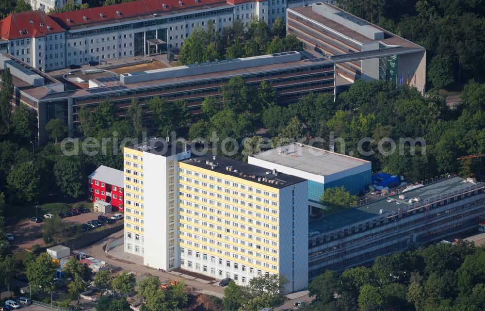 Aerial image Erfurt - High-rise and administration building of the state authority BWZ Education and Science Center of the Federal Finance Administration on Werner-Seelenbinder-Strasse in the Loebervorstadt district in Erfurt in the state Thuringia, Germany