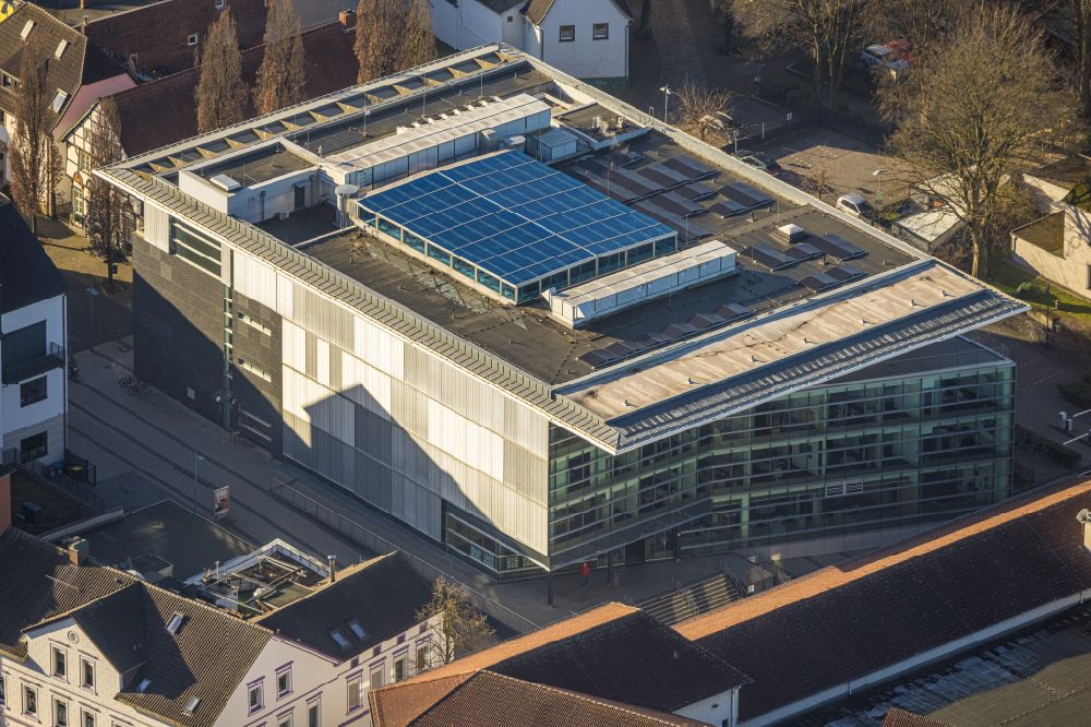 Unna from the bird's eye view: Banking administration building of the financial services company of Volksbank in Unna in the state North Rhine-Westphalia, Germany