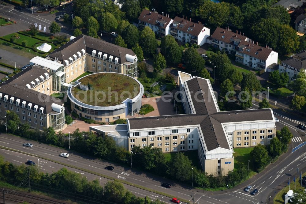 Bonn from the bird's eye view: Banking administration building of the financial services company KfW on Ludwig Erhard Platz in the district Bad Godesberg in Bonn in the state North Rhine-Westphalia, Germany