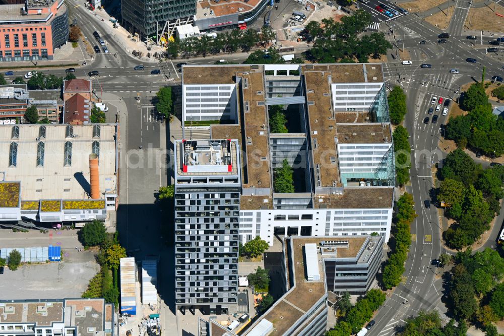 Aerial photograph Stuttgart - Bank administration building of the financial services company Mercedes-Benz-Bank and high-rise building Skyline in the district Bahnhof Feuerbach in Stuttgart in the state Baden-Wuerttemberg, Germany