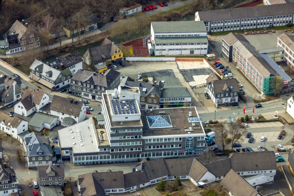 Aerial photograph Bad Berleburg - Banking administration building of the financial services company Sparkasse Wittgenstein on Poststrasse in Bad Berleburg in the state North Rhine-Westphalia, Germany