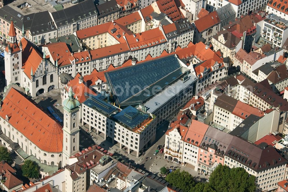 Aerial image München - Banking administration building of the financial services company Stadtsparkasse Muenchen in the district Altstadt in Munich in the state Bavaria, Germany