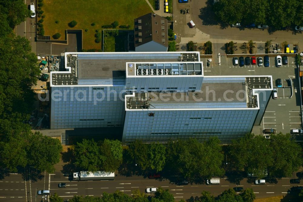 Köln from the bird's eye view: Office and administration buildings of the insurance company of Delvag Versicherungs - AG on Venloer Strasse in the district Neustadt-Nord in Cologne in the state North Rhine-Westphalia, Germany